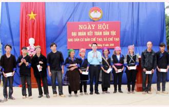 Chủ tịch UBND tỉnh Đỗ Đức Duy dự Ngày hội Đại đoàn kết toàn dân tộc tại xã Chế Tạo, huyện Mù Cang Chải